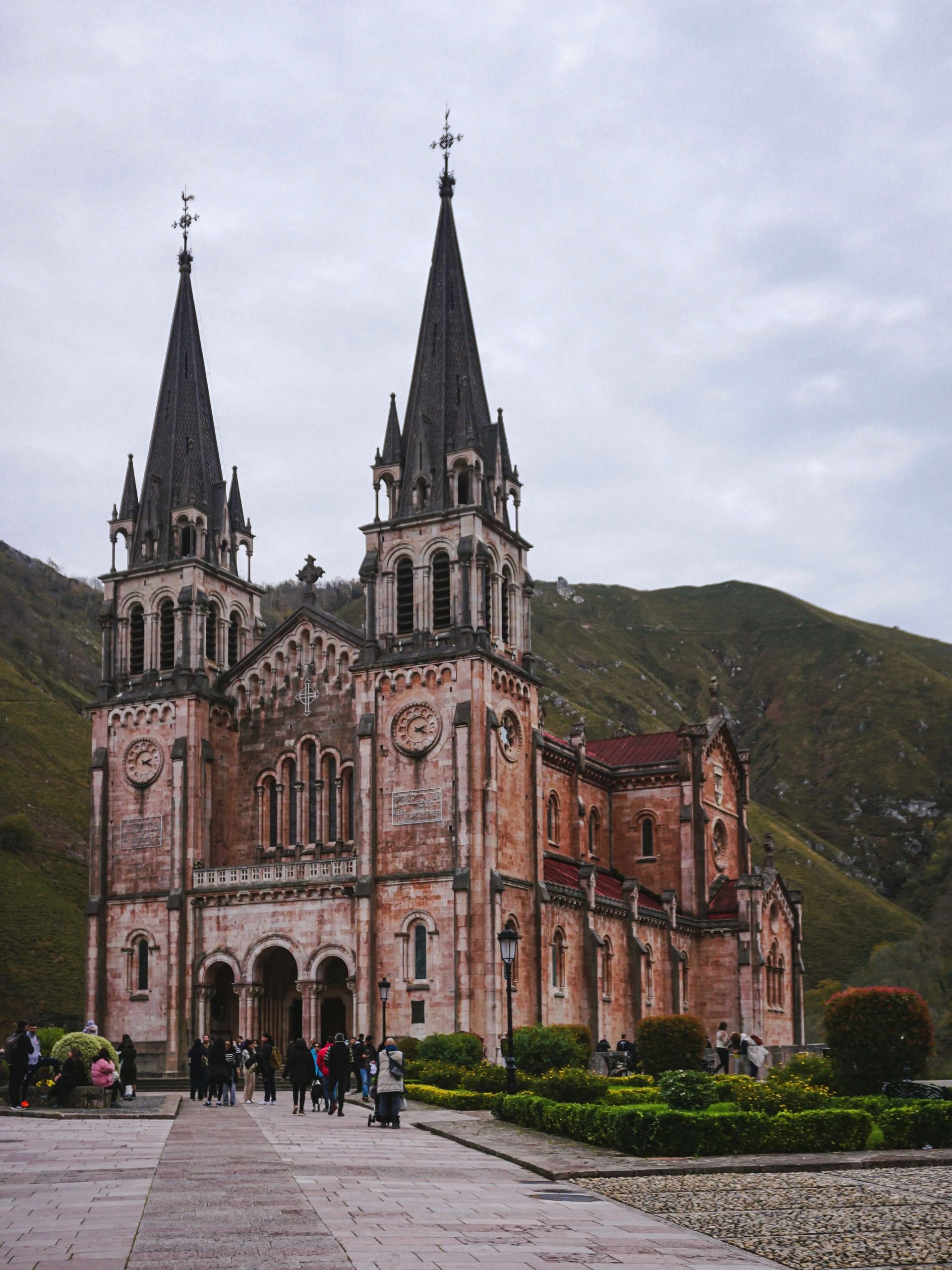 Cosa vedere nelle Asturie: Santuario di Covadonga
